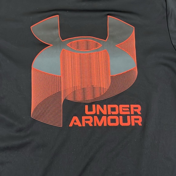 Boys Under Armour shirt - Picture 3 of 3